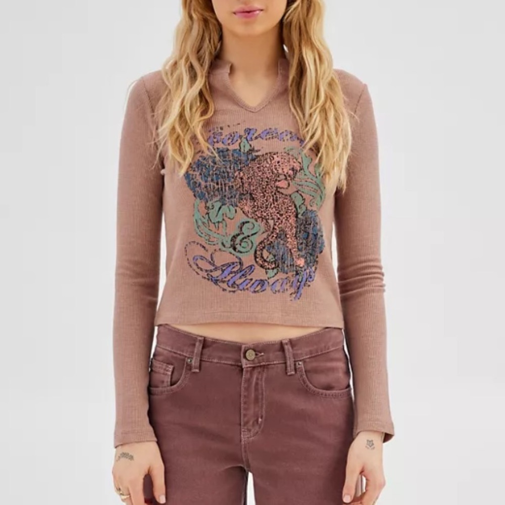 Tiger Thermal Notch Neck Tee
